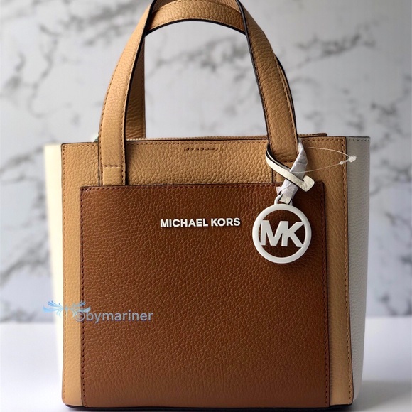 Michael Kors Handbags - 🍀 Michael Kors Gemma Tri-Color Crossbody
